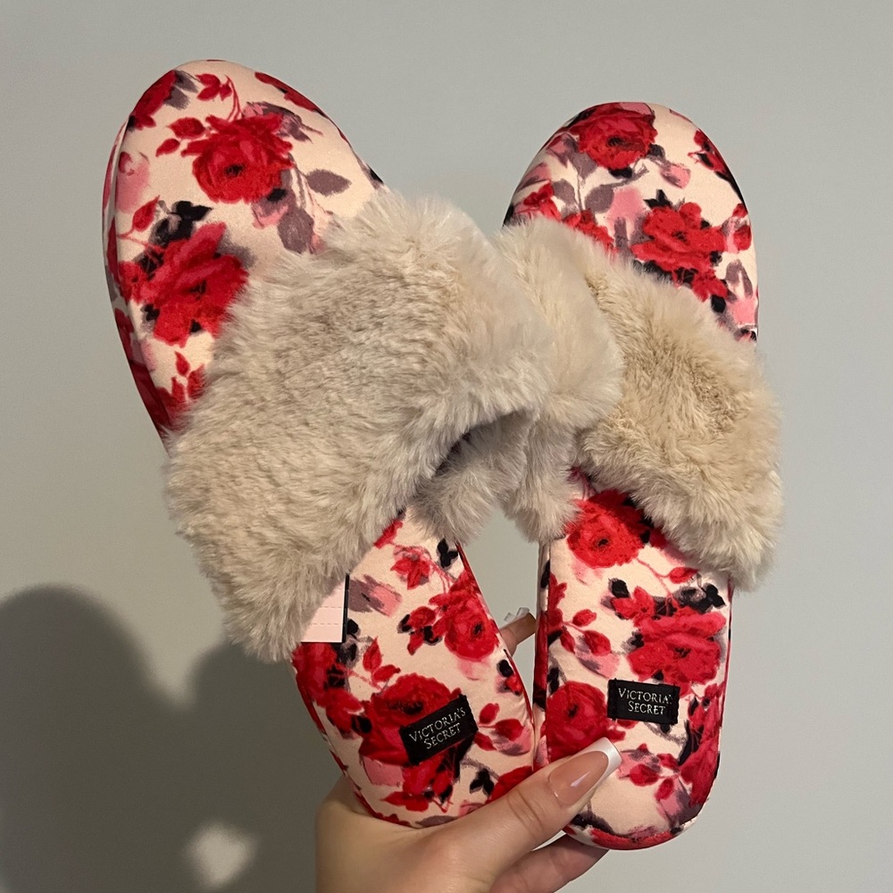 Victoria’s secret floral print slippers